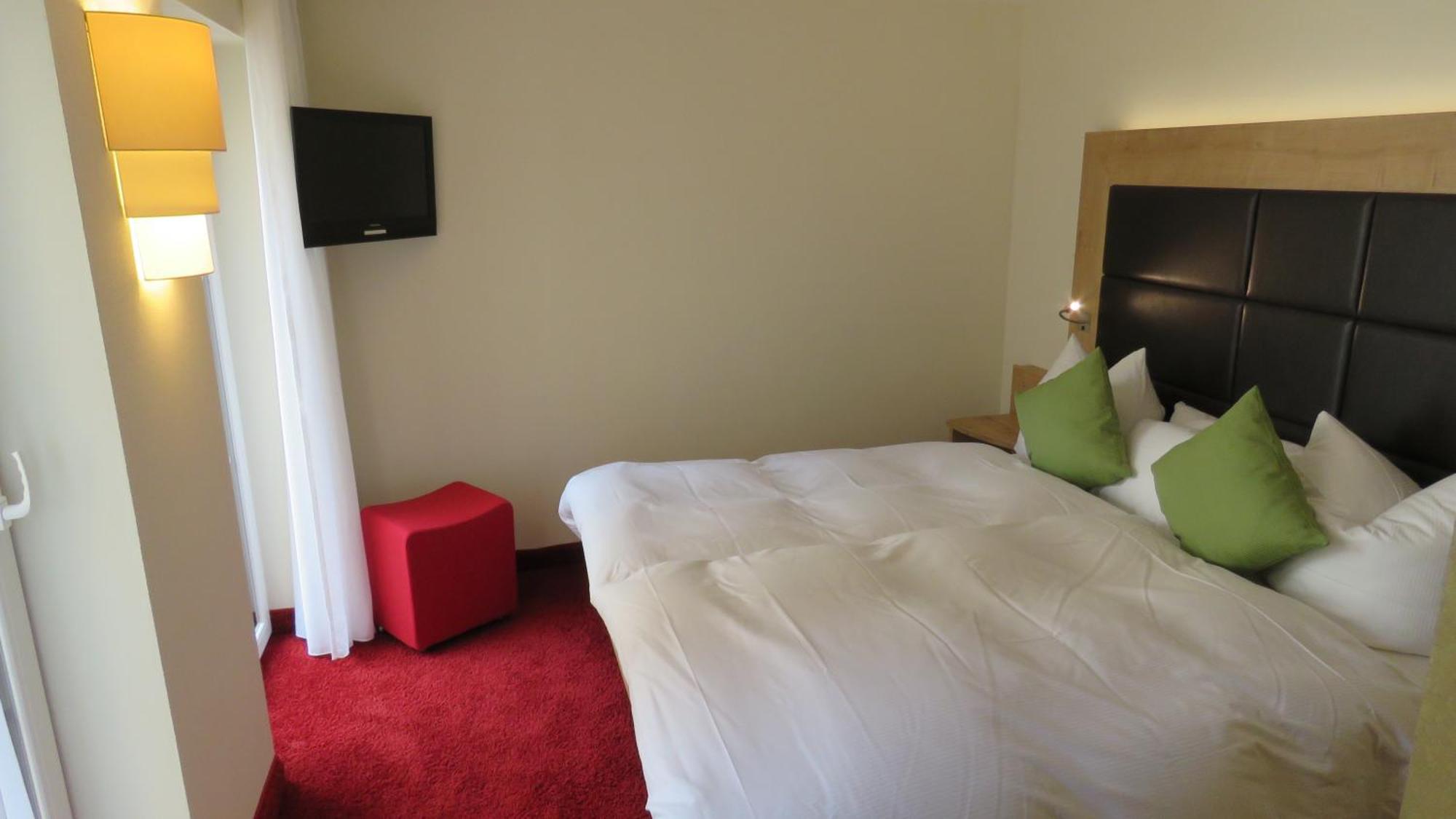Hotel Zur Traube Ürzig Стая снимка